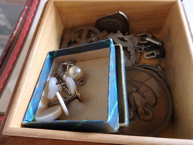 Doos diverse sieraden - afbeelding 1 van  2