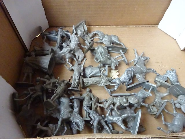 Doos figuren storme - koffie - afbeelding 1 van  2