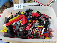 Doos gevuld met lego - afbeelding 1 van  3