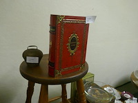 Doos in vorm van boek - afbeelding 1 van  1