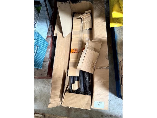 Doos, inh. 8 stuks, luxe paraplu's, bedrukt met ginion group - afbeelding 1 van  3