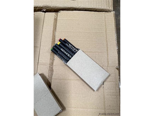 Doos inh. crayons en doos inh. sleutelhangers - afbeelding 2 van  3