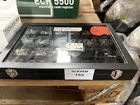 Doos, inh. div. hangertjes - afbeelding 1 van  2