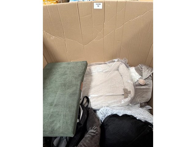 Doos, inh. partij div. huisdieren kussens - afbeelding 1 van  2