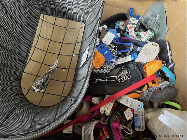Doos, inh. partij div. huisdieren toebehoren - afbeelding 1 van  2