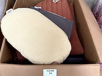 Doos, inh. partij div. huisdieren toebehoren