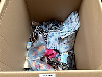 Doos, inh. partij div. huisdieren toebehoren