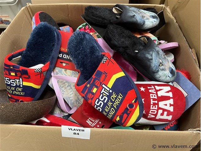 Doos, inh. partij div. sloefjes - afbeelding 1 van  1