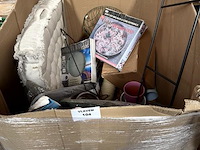 Doos, inh. partij diversen, wo. decoratie - afbeelding 1 van  3