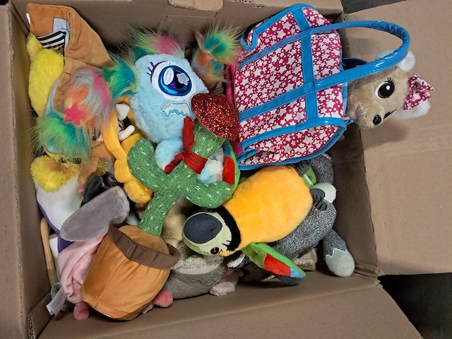 Doos knuffels en kinderspeelgoed - afbeelding 1 van  2