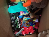 Doos knuffels en kinderspeelgoed - afbeelding 2 van  2