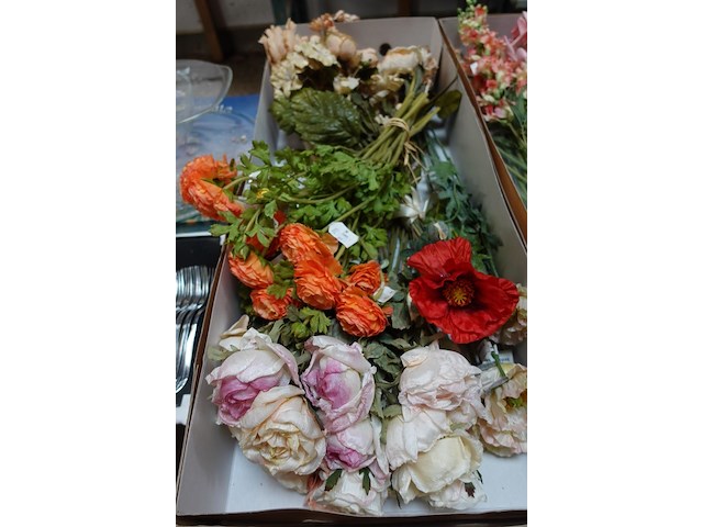 Doos kunstbloemen - afbeelding 2 van  3