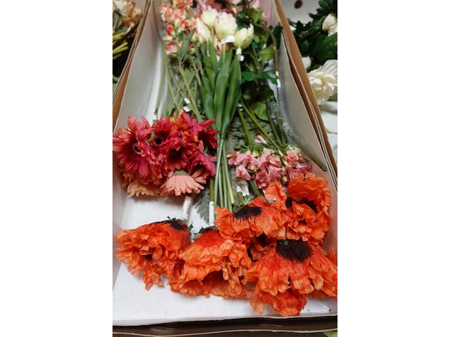 Doos kunstbloemen - afbeelding 2 van  3