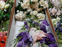 Doos kunstbloemen - afbeelding 1 van  3