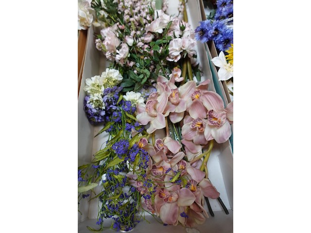 Doos kunstbloemen - afbeelding 2 van  3