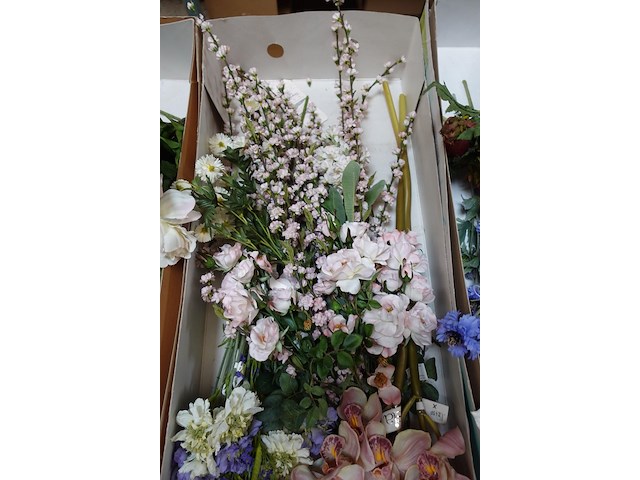 Doos kunstbloemen - afbeelding 3 van  3