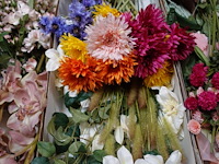 Doos kunstbloemen - afbeelding 1 van  3