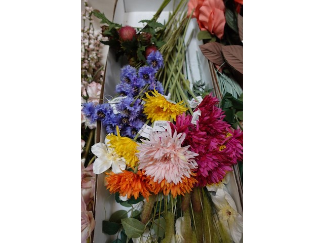 Doos kunstbloemen - afbeelding 3 van  3