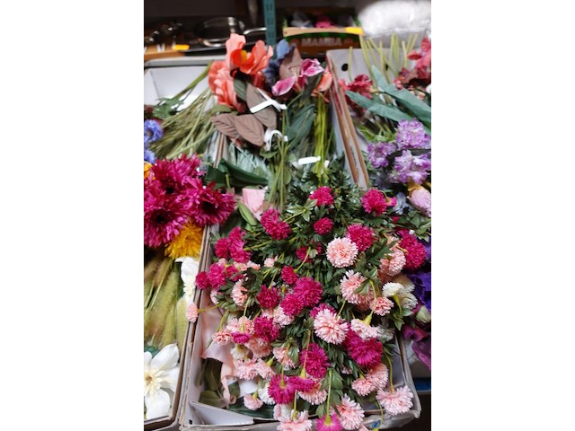 Doos kunstbloemen - afbeelding 1 van  3