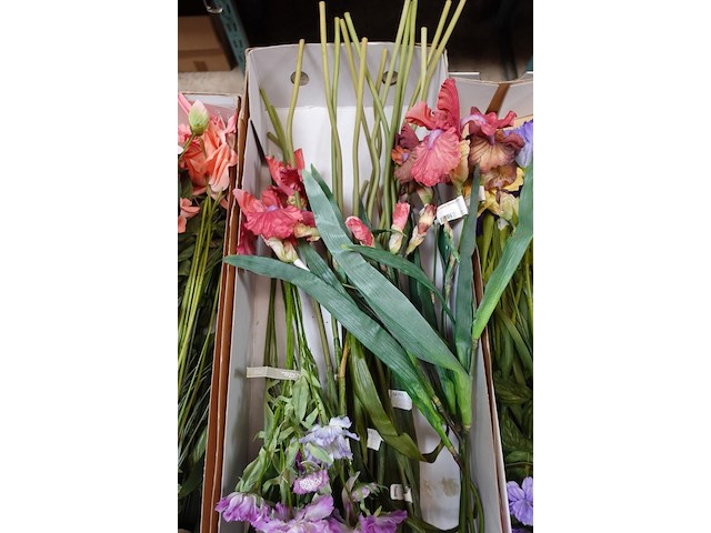 Doos kunstbloemen - afbeelding 2 van  3