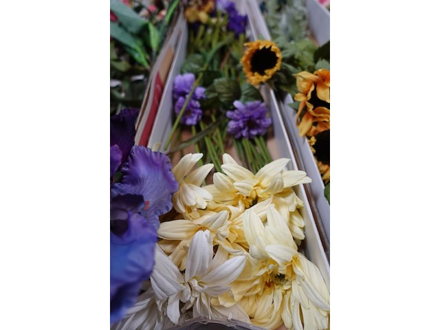 Doos kunstbloemen - afbeelding 1 van  2