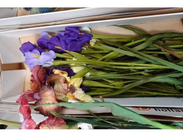 Doos kunstbloemen - afbeelding 2 van  2