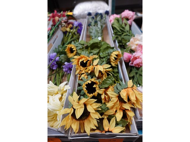 Doos kunstbloemen - afbeelding 1 van  3