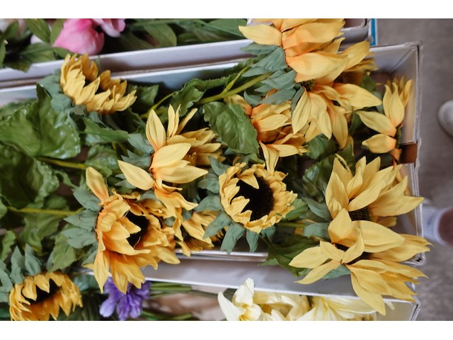 Doos kunstbloemen - afbeelding 2 van  3