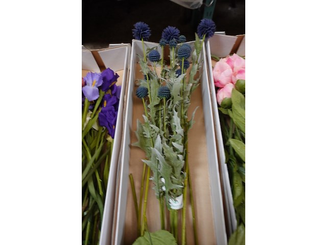Doos kunstbloemen - afbeelding 3 van  3
