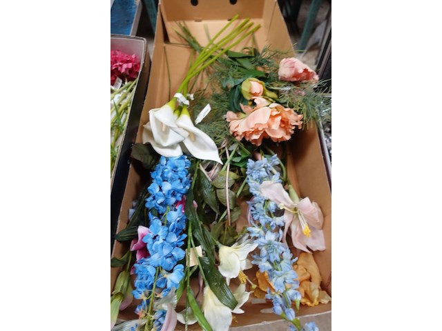 Doos kunstbloemen - afbeelding 2 van  3