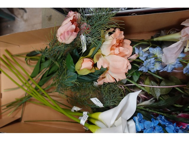 Doos kunstbloemen - afbeelding 3 van  3