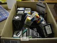 Doos lampen div kleuren en modellen - afbeelding 1 van  4