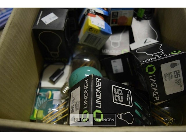 Doos lampen div kleuren en modellen - afbeelding 4 van  4