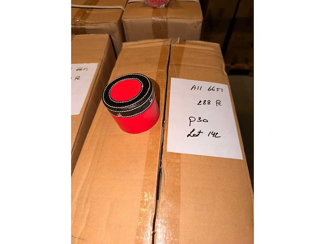 Doos leder rond zwart/rood km - kerst- & seizoensartikelen (288x) - afbeelding 1 van  1