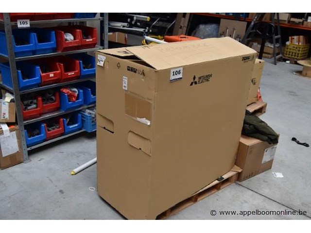 Doos lucht-water warmtepomp, mitsubishi electric, pud-swm80yaar1, r32, 114kg, 114x59x118cm, werking niet gekend - afbeelding 1 van  3