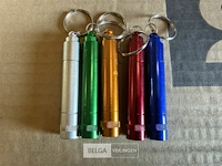 Doos met ± 96st mini zaklampen - afbeelding 2 van  3