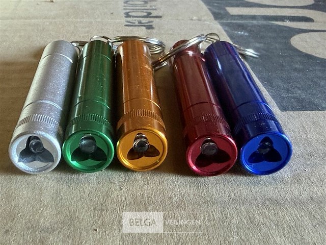 Doos met ± 96st mini zaklampen - afbeelding 3 van  3