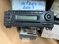 Doos met autoradio's voor mercedes - afbeelding 2 van  5