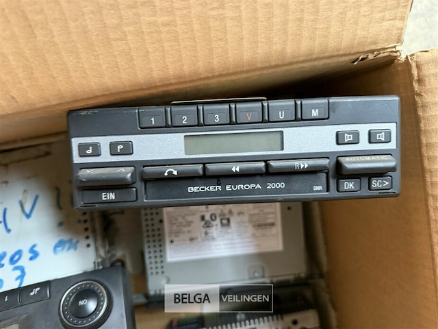 Doos met autoradio's voor mercedes - afbeelding 5 van  5