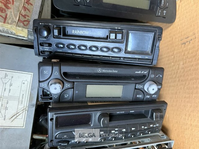 Doos met autoradio's voor mercedes - afbeelding 3 van  4