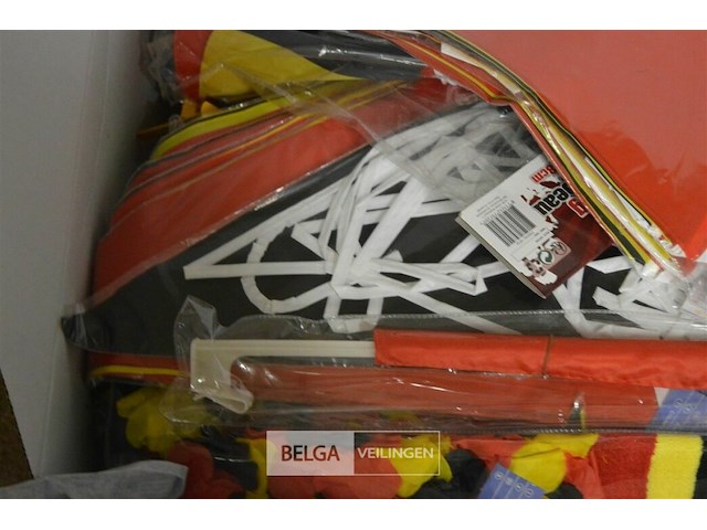 Doos met belgie versiering - afbeelding 2 van  4