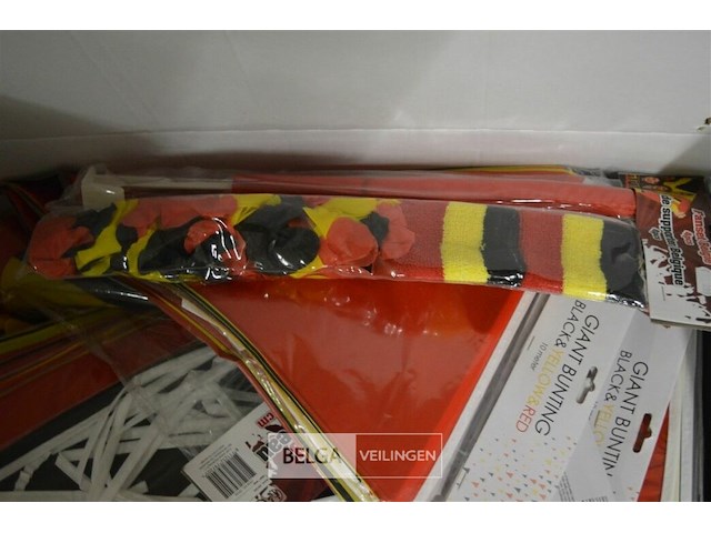 Doos met belgie versiering - afbeelding 3 van  4