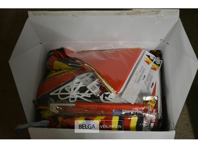 Doos met belgie versiering - afbeelding 1 van  4