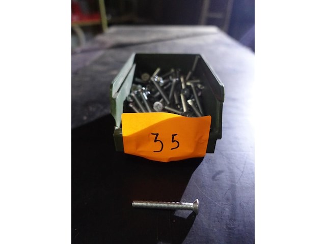 Doos met bouten met verzonken kop - afbeelding 7 van  10