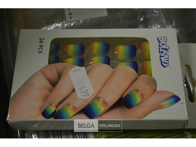 Doos met carnavalaccesoires - afbeelding 7 van  7