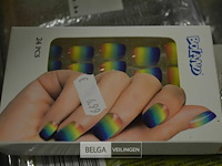 Doos met carnavalaccesoires - afbeelding 7 van  7