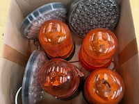Doos met div led signalisatielampen en oranje zwaailichten - afbeelding 1 van  3
