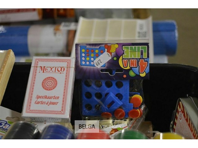 Doos met div mini spellen - afbeelding 2 van  4