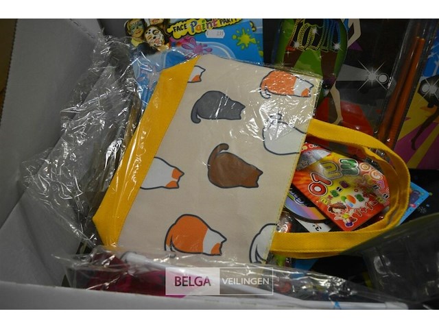 Doos met div speelgoed en make up - afbeelding 4 van  6