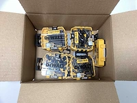 Doos met diverse dewalt bitsets